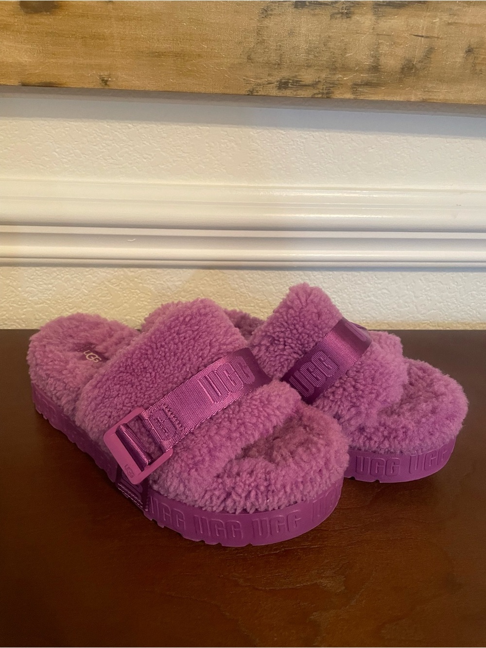 UGG Women's Fluffita Slippers Platform Slides Purple Size 8